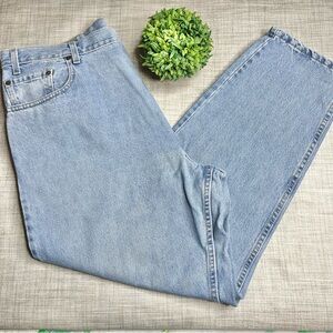 Vintage Made in USA Levi’s 560 loose fit, tapered leg jeans, light stonewash